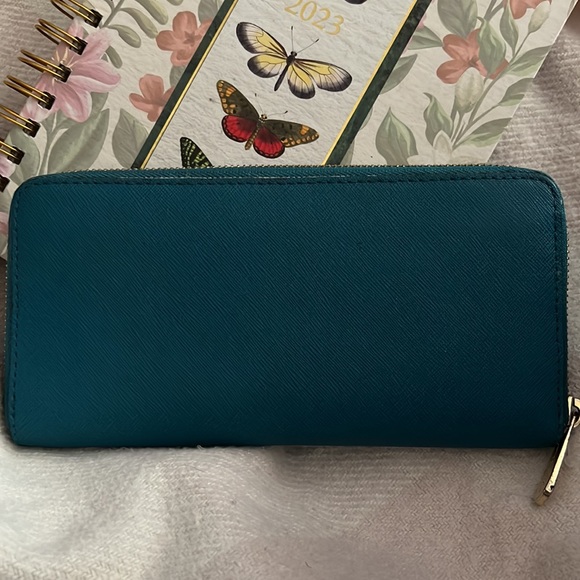 MICHAEL KORS zip around wallet/clutch in Teal - Picture 3 of 8